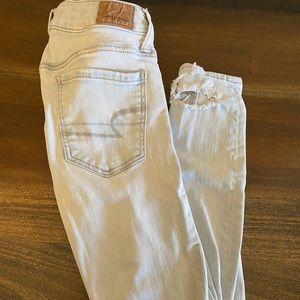 Women’s size 0 super stretch light wash American Eagle jeans